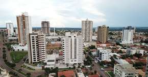 Mulher é assassinada com fio de carregador enrolado no pescoço