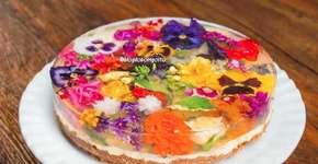 Torta jardim espelhada: com flores comestíveis