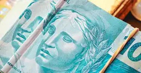 Catadores acham R$ 35 mil em sucata e entregam para a polícia