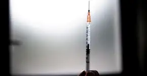 País da Europa criou vacina contra o câncer e vai dar ela de graça ainda em 2025