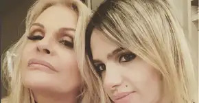 Monique Evans posta vídeo beijando namorada e é criticada na web