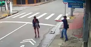 Homem mata a tiros moradora de rua que pediu R$ 1