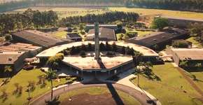 Em aula, professor de Direito sugere que vítima ‘colabora’ com estupro