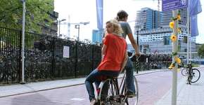 Na Holanda, carona de bicicleta pode virar meio de transporte oficial