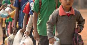 Escola na Índia aceita plástico como pagamento de mensalidade