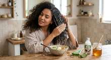 Featured side: Adeus ao frizz e ao volume excessivo: receita caseira e sem químicos que alisa naturalmente e hidrata os fios