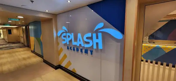 Splash Academy --espaço com brincadeiras, jogos e monitoria para crianças de 3 a 12 anos