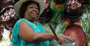 Feijoada da Tia Surica, a pastora da Portela, no Teatro Rival