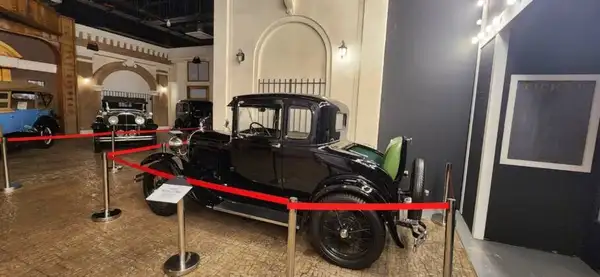 Movie Cars reúne acervo de mais de 50 carros, entre originbais e réplicas