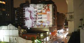 Projeções de vídeo tomam paredes de prédios da Rua Augusta