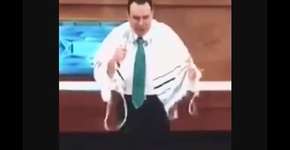 Os limites da fé: pastor diz que fiéis devem “doar” seus carros