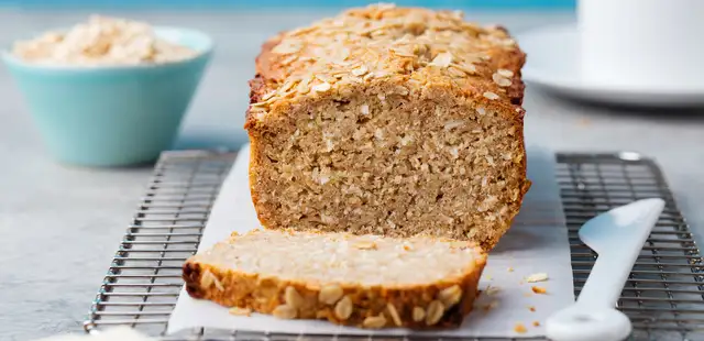 Pão de micro-ondas com aveia que dá um show de saúde e sabor em 5 minutos