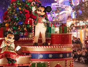 Viagem: O que muda nos parques da Disney durante o Natal