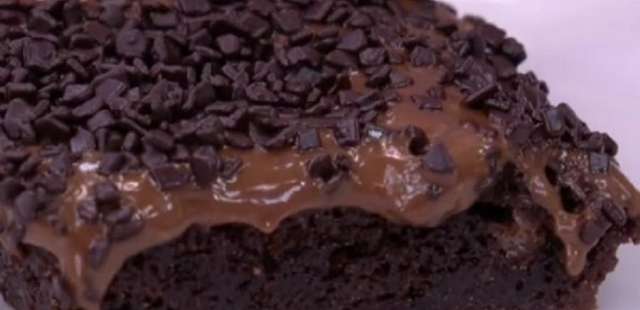 Bolo molhadinho de micro-ondas da Ana Maria Braga