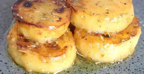 Batata cremosa dourada na frigideira; veja como fazer