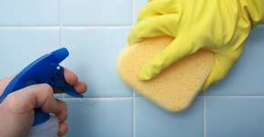 Uma forma simples de você limpar o azulejo engordurado da sua cozinha sem ficar esfregando por horas