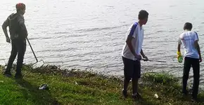 Alunos de escola pública fazem ação para recuperar lago de SP