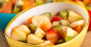 Descubra o segredo para uma salada de frutas super cremosa