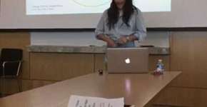 Estudante tira roupa em sala de aula após ser vítima de machismo