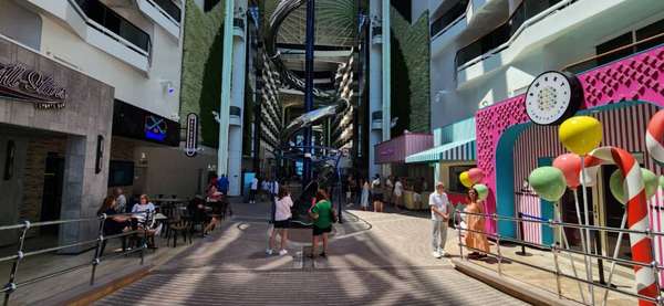 World Promenade é o ponto mais fotogênico e vibrante do MSC World America