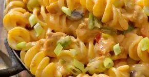 Macarrão parafuso com molho cremoso de dar água na boca