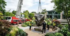 A Rússia intercepta um fragmento de 2,8 toneladas do meteorito Aletai, avaliado em 4,2 milhões de dólares, que estava sendo contrabandeado para fora do país disfarçado de simples ornamento de jardim