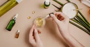 Mistura de açúcar com shampoo: por que é indicado e quais benefícios gera