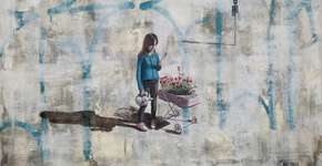 Grafiteiros colorem relógios de rua de São Paulo