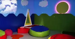 Aeroportos criam salas sensoriais para receber crianças autistas