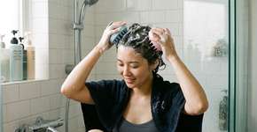 Lavagem de cabelo ao estilo japonês: uma técnica que estimula o crescimento saudável dos fios