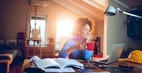 Plataforma educacional oferece 4 cursos gratuitos para professores