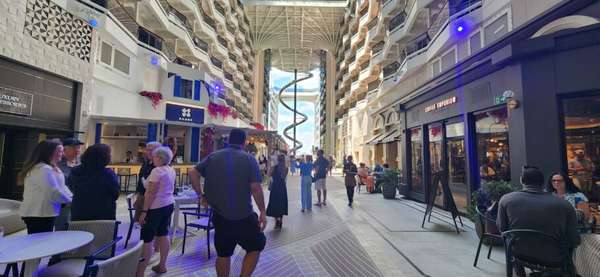 A World Promenade do MSC World America