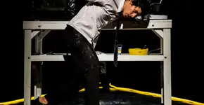 Criolo, Edgar e Russo Passapusso dão tom à peça ’57 minutos’