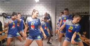 Seleção sueca de handebol comemora título com zumba e viraliza