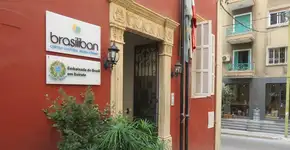 Embaixada brasileira em Beirute é atingida por explosão