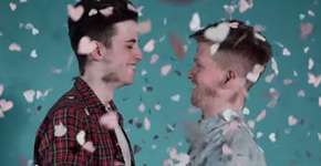 Panfletos homofóbicos reciclados viram confete para casamento