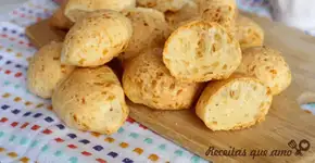 O pão de queijo com 3 ingredientes mais fácil que você já viu