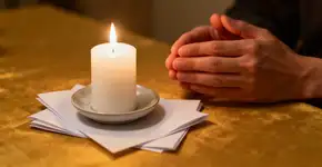 O segredo da vela branca que abre caminhos profissionais