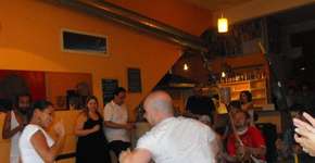 Cantora Silvilí se apresenta na Galeria Olido