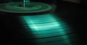 Empresa britânica transforma cinzas humanas em discos de vinil