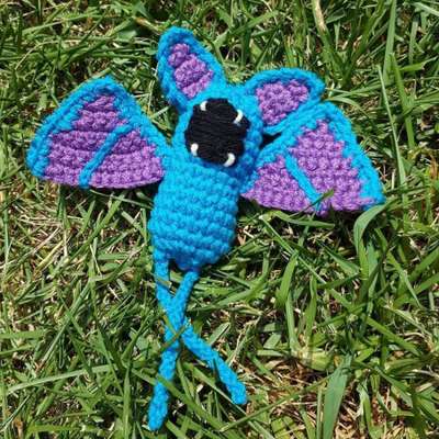 Nichole espalha monstrinhos de crochê pelas pokéstops da sua cidade