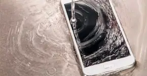 E você, sabe o que fazer quando seu celular molha?