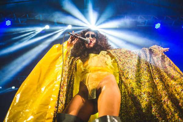 As mina tem poder: Angela Carneosso