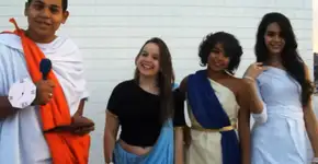 Estudantes criam ‘Domingão do Platão’ para abordar filosofia