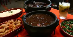 Assembleia do Rio aprova projeto que torna feijoada carioca patrimônio imaterial