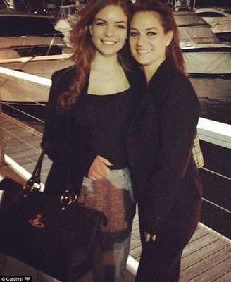 A semelhança entre as duas começou após a mãe realizar uma cirurgia bariátrica e perder muito peso (Foto: Reprodução/Daily Mail)