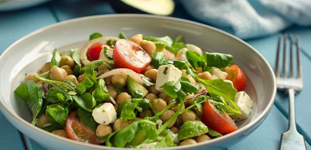 Coma bem sem complicar com esta receita de salada fácil e nutritiva