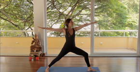 Em vídeo, professora dá aula completa de yoga para iniciantes