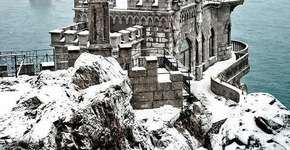 A beleza imponente dos castelos europeus no inverno