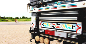 Exposição ‘Letras & Filetes: Memória Afetiva e Latinidades’